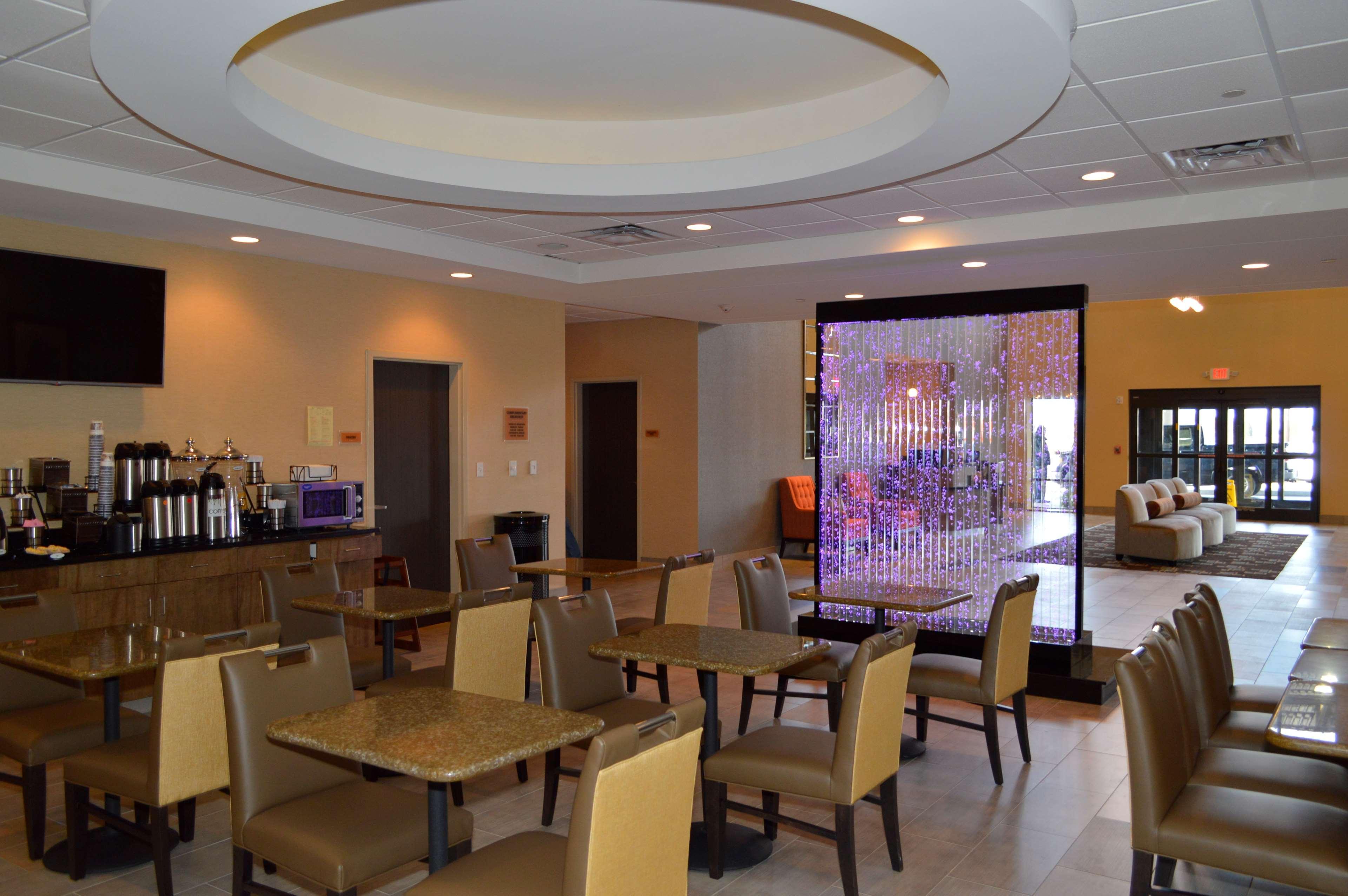 Best Western Plus Atrium Inn & Suites Кларксвил Екстериор снимка